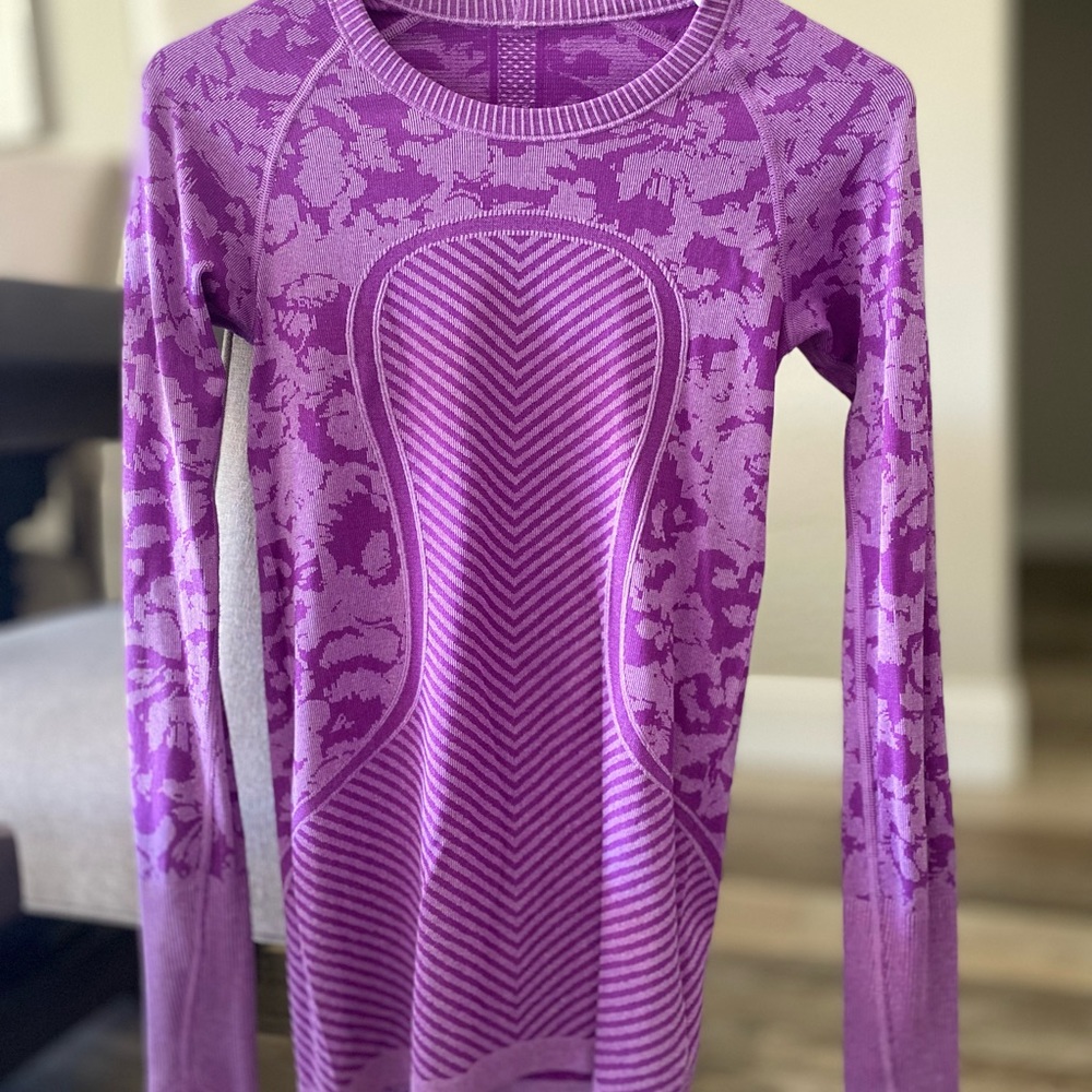 Lululemon swiftly tech long sleeve size 4